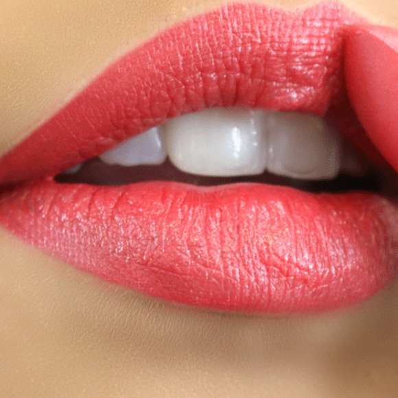 ᘉᗅᖇS
 AUDACIOUS LIPSTICK 🖤 NINA 2855 - Picture 3 of 8